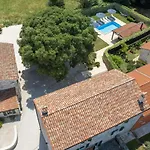Antonci-18, Pool, 3 Houses, Jacuzzi, Private Territory * Antonci (Porec)