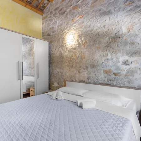 Antonci-18, Pool, 3 Houses, Jacuzzi, Private Territory 빌라 *