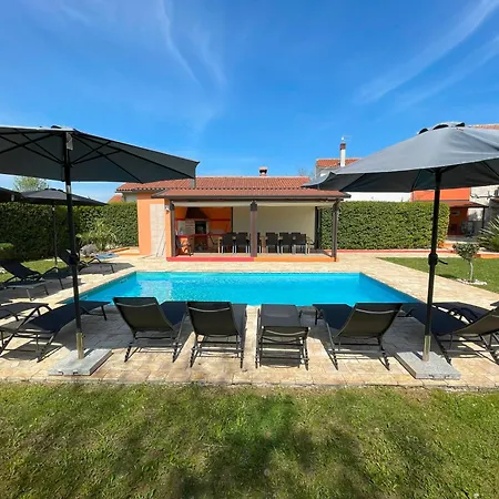 Βίλα Antonci-18, Pool, 3 Houses, Jacuzzi, Private Territory *