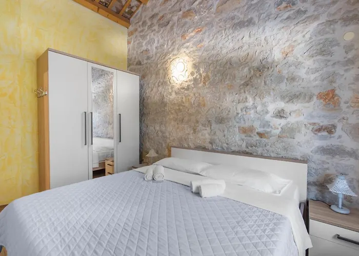 Antonci-18, Pool, 3 Houses, Jacuzzi, Private Territory Βίλα *