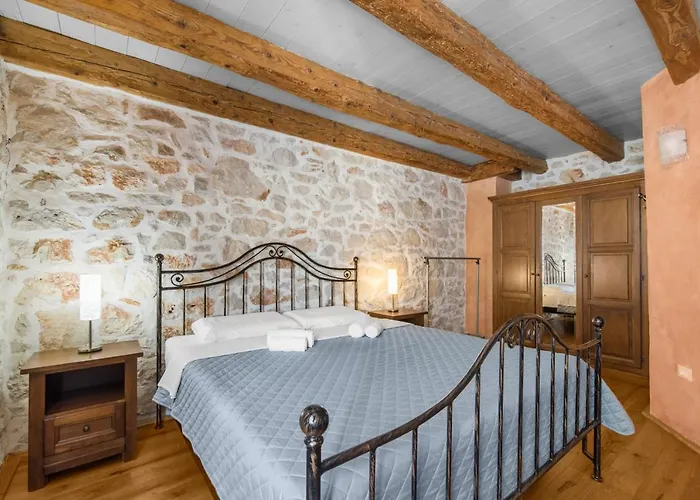 Antonci-18, Pool, 3 Houses, Jacuzzi, Private Territory