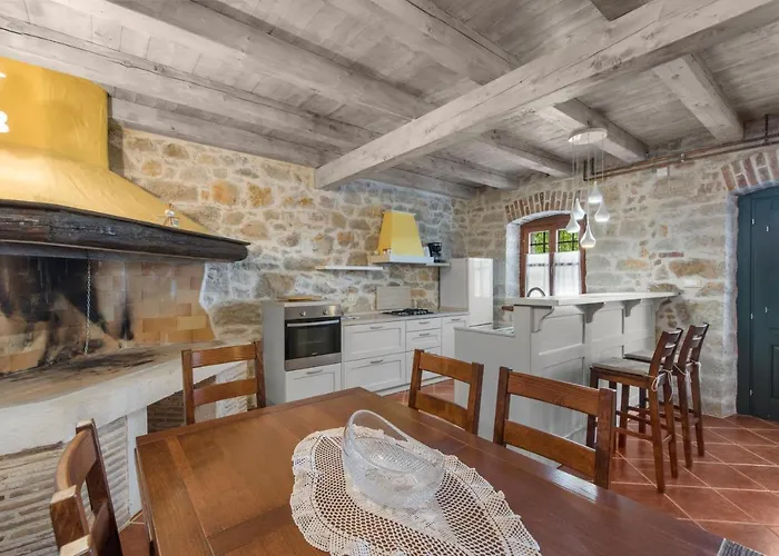 Βίλα Antonci-18, Pool, 3 Houses, Jacuzzi, Private Territory