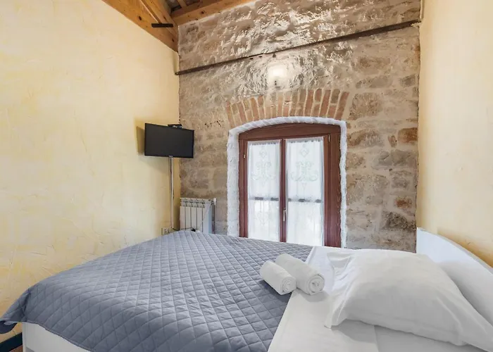 Βίλα Antonci-18, Pool, 3 Houses, Jacuzzi, Private Territory *