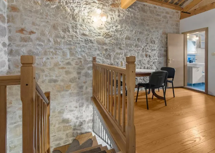 Antonci-18, Pool, 3 Houses, Jacuzzi, Private Territory *