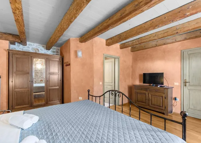 Antonci-18, Pool, 3 Houses, Jacuzzi, Private Territory