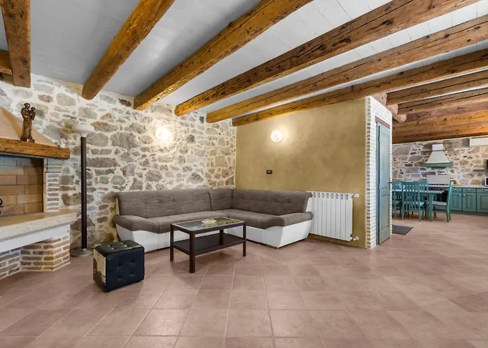 Antonci-18, Pool, 3 Houses, Jacuzzi, Private Territory *