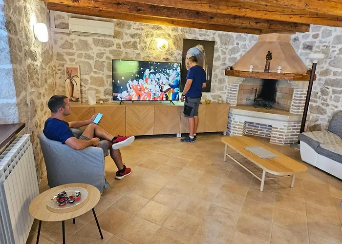 Antonci-18, Pool, 3 Houses, Jacuzzi, Private Territory Βίλα