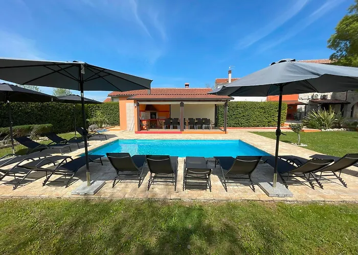 Βίλα Antonci-18, Pool, 3 Houses, Jacuzzi, Private Territory *