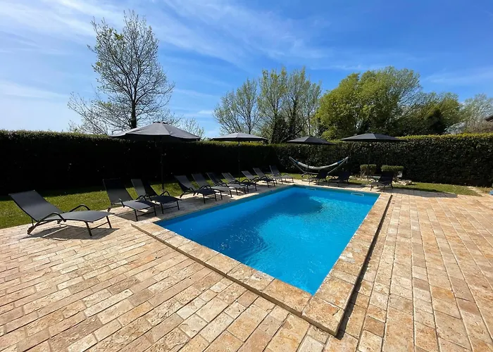 Antonci-18, Pool, 3 Houses, Jacuzzi, Private Territory Βίλα