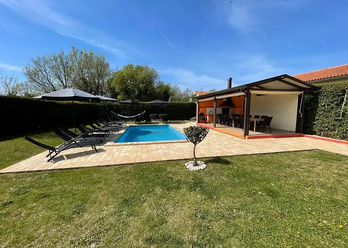 Antonci-18, Pool, 3 Houses, Jacuzzi, Private Territory Βίλα *